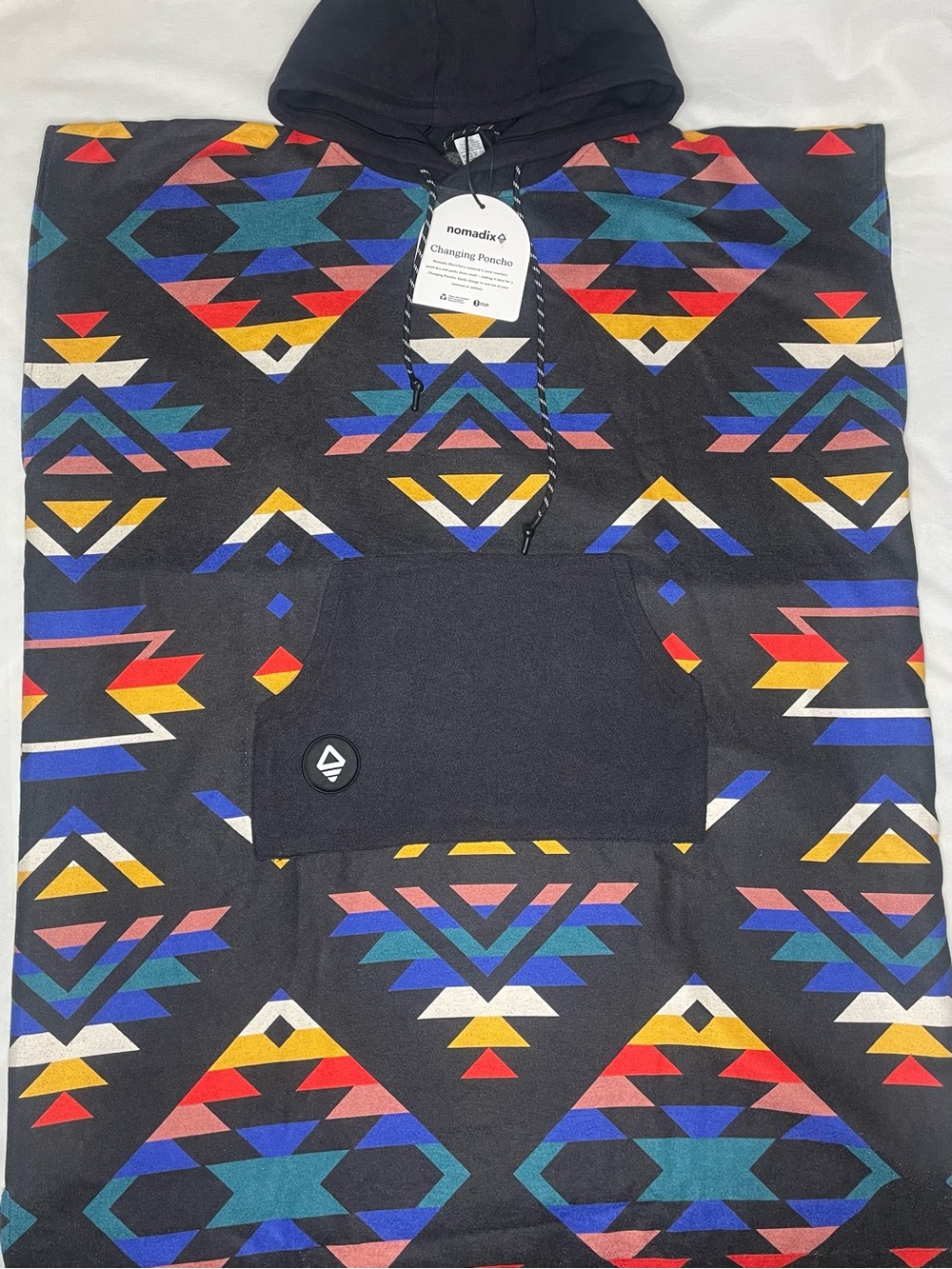 NWT Nomadix Changing Poncho Aztec AOP Black Sz M/L Hooded Pocket Microterry Surf